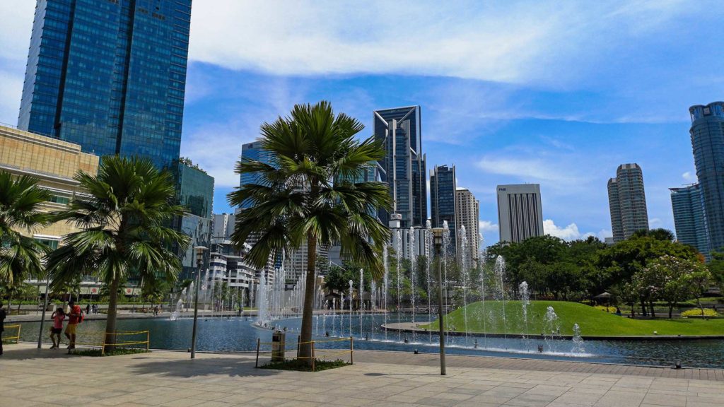 Springbrunnen im KLCC Park von Kuala Lumpur