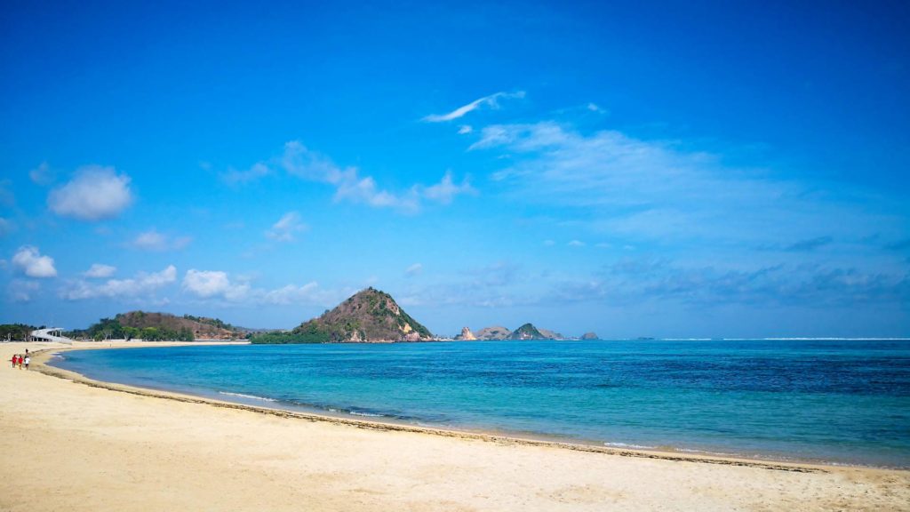 Türkises Wasser am Kuta Beach Lombok