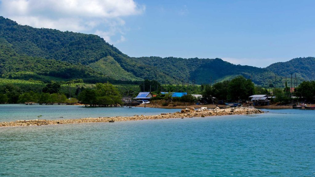 Fishing village on Koh Phaluai in the Ang Thong National Park