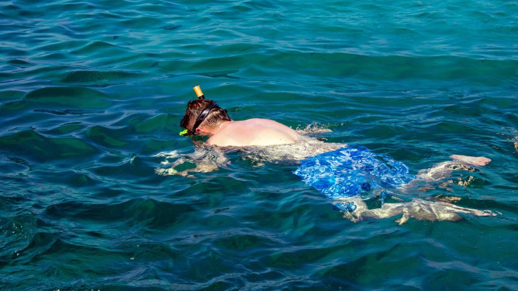 Tobi is snorkeling in the Ang Thong Marine National Park