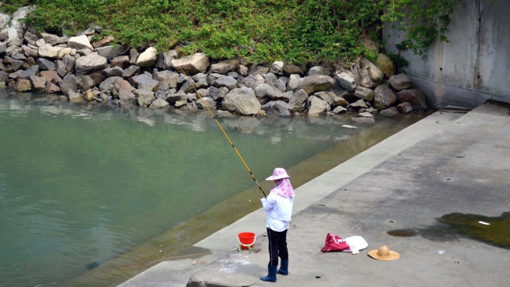 Fischer bei einer Wanderung zum Dorf Tai O