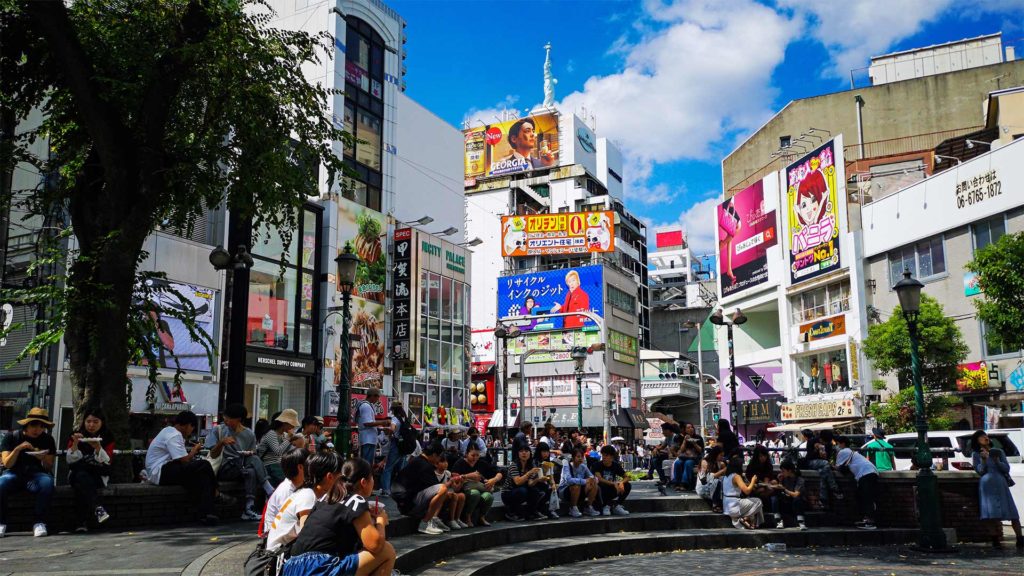 America Mura, das Hipster-Viertel von Osaka mit der Freiheitsstatue im Hintergrund