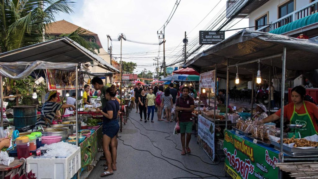 Diverse Verkaufsstände auf der Lamai Walking Street, Koh Samui