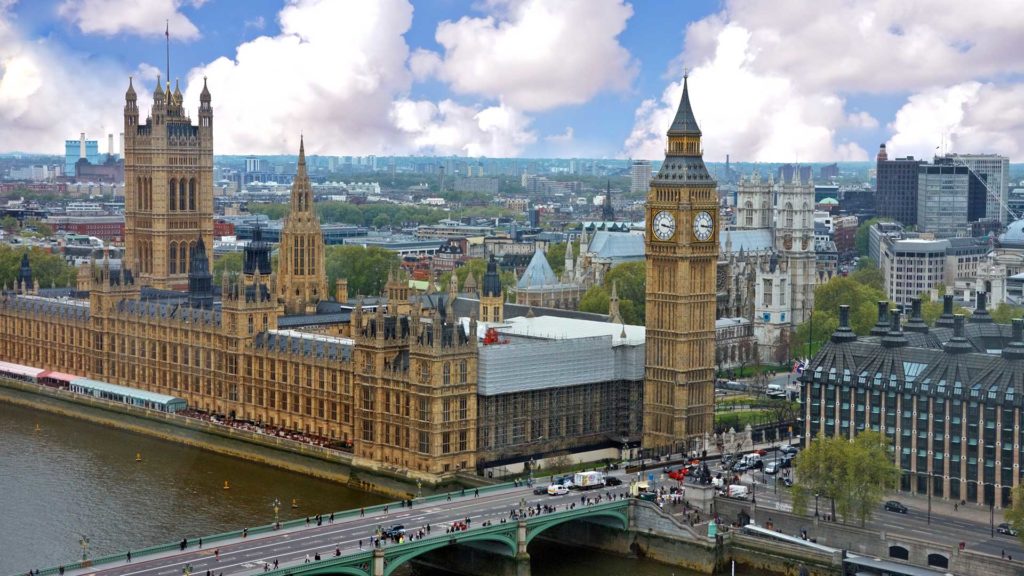 Big Ben und die Houses of Parliament an der Themse von London
