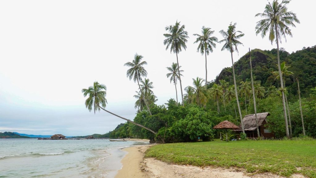 Lonely beach on Cubadak off the coast of Sumatra, Indonesia
