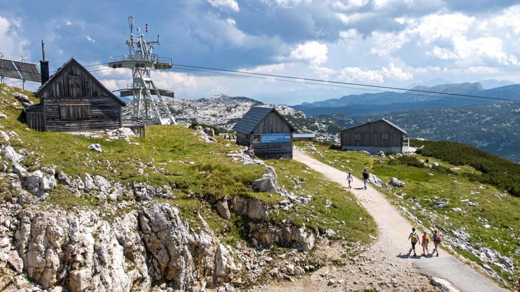 Wanderweg auf dem Krippenstein in Österreich