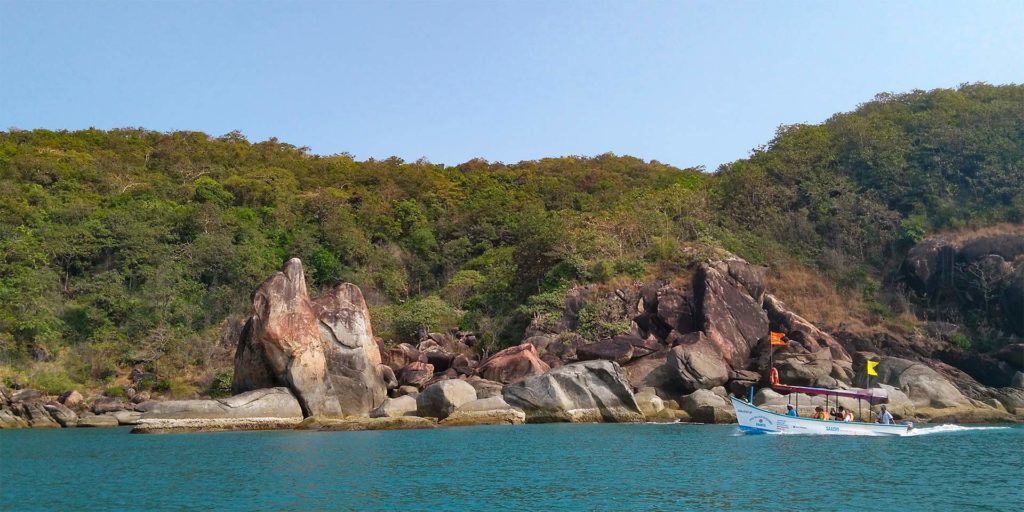 Rock and boat tour at Palolem Beach, South Goa