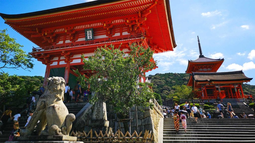 Tempelgebäude des Kiyomizu-Dera Tempels in Kyoto