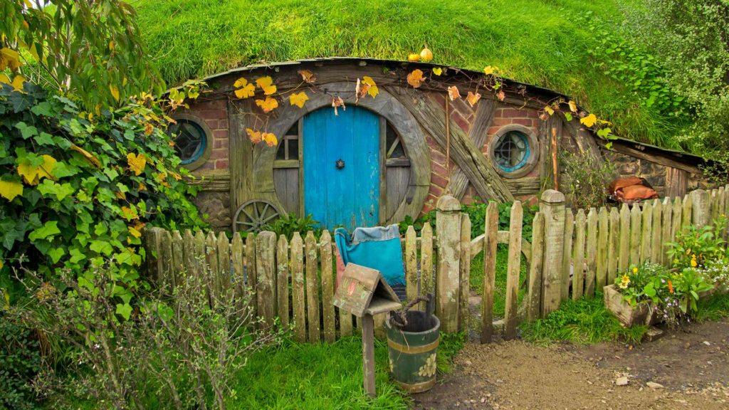 Der Eingang zu einem Hobbit Haus in Hobbingen, Matamata