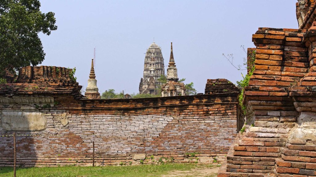 Blick auf den Wat Ratchaburana in Ayutthaya