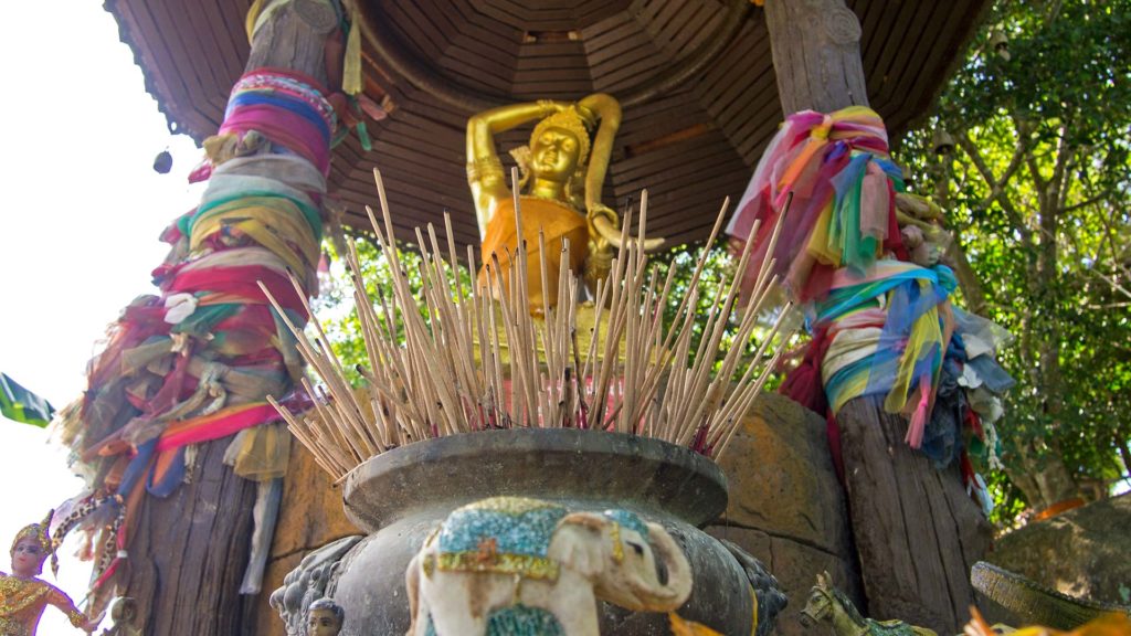 Räucherstäbchen beim Big Buddha in Phuket