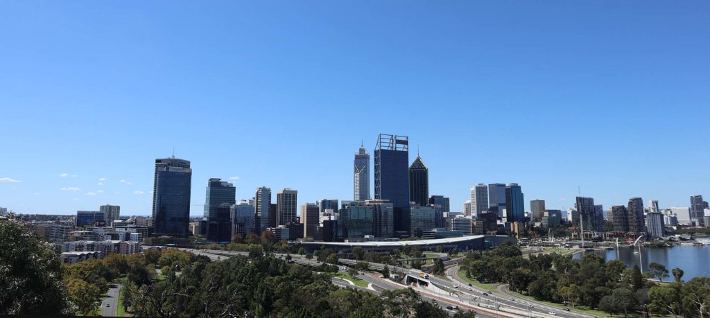 Aussicht auf die Skyline von Perth in Australien