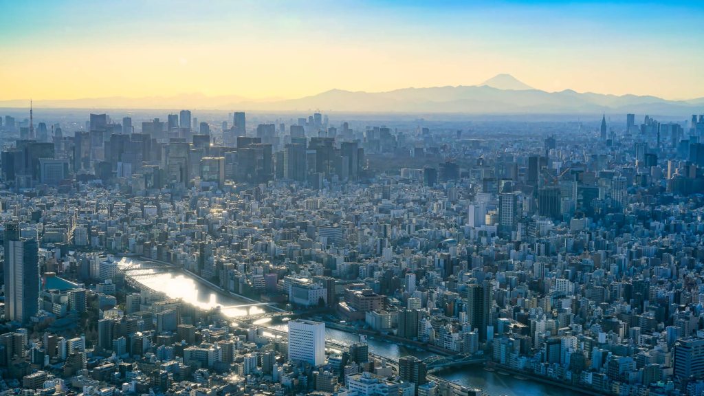 Aussicht vom Tokyo Skytree bei Tageslicht mit dem Mount Fuji im Hintergrund