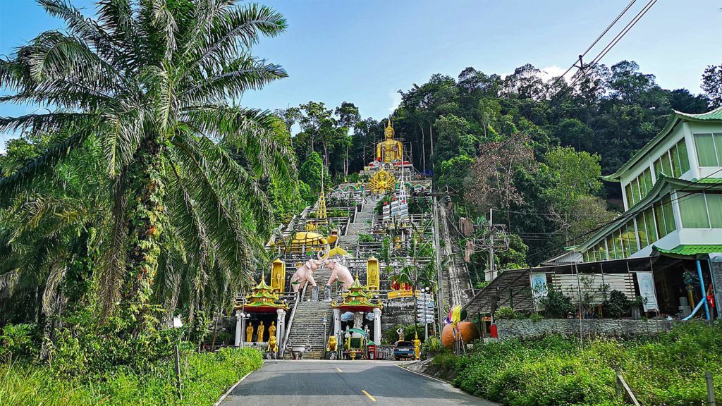 Der unbekannte Buddha Mountain Temple in Ao Nang, Krabi
