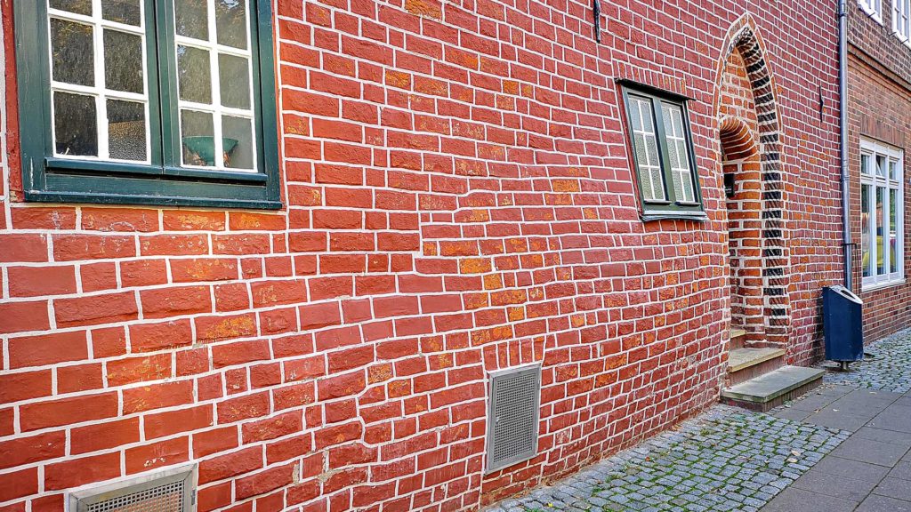 Das schwangere Haus in der Nähe des Lüneburger Rathauses
