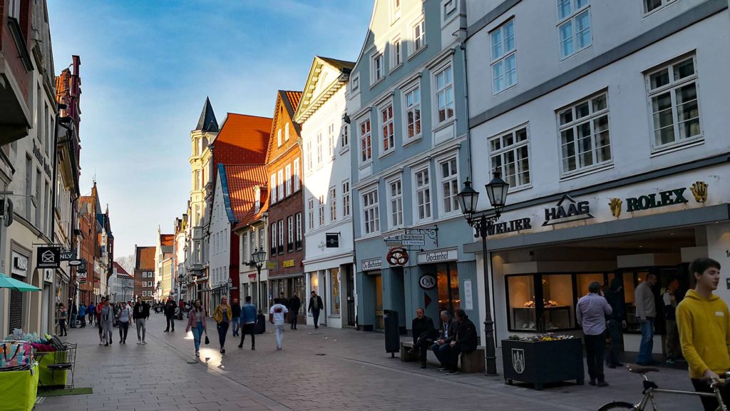Die Einkaufsstraße von Lüneburg, Niedersachsen