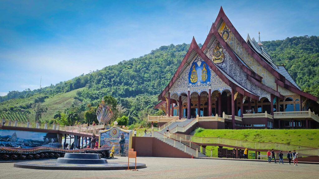 Der Wat Pa Huai Lat in Loei, im Isaan von Thailand