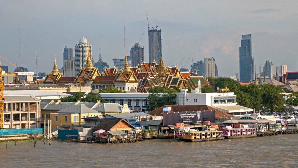 Aussicht auf den Wat Phra Kaeo und Königspalast von Bangkok