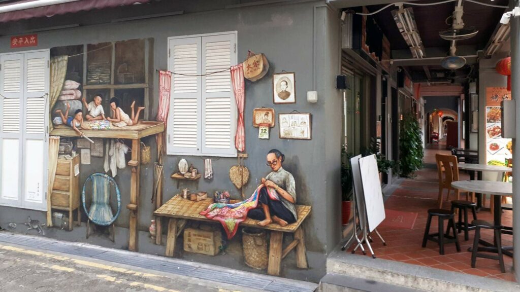 Street Art neben einem Restaurant in Chinatown, Singapur
