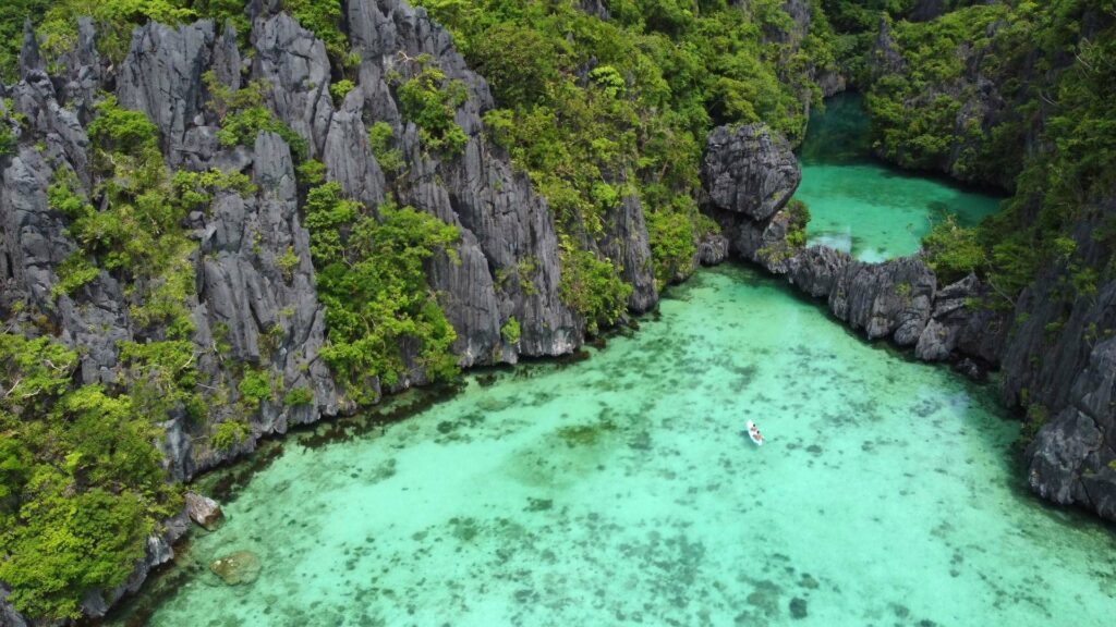 Drohnenaufnahme von der Small Lagoon in El Nido, Palawan