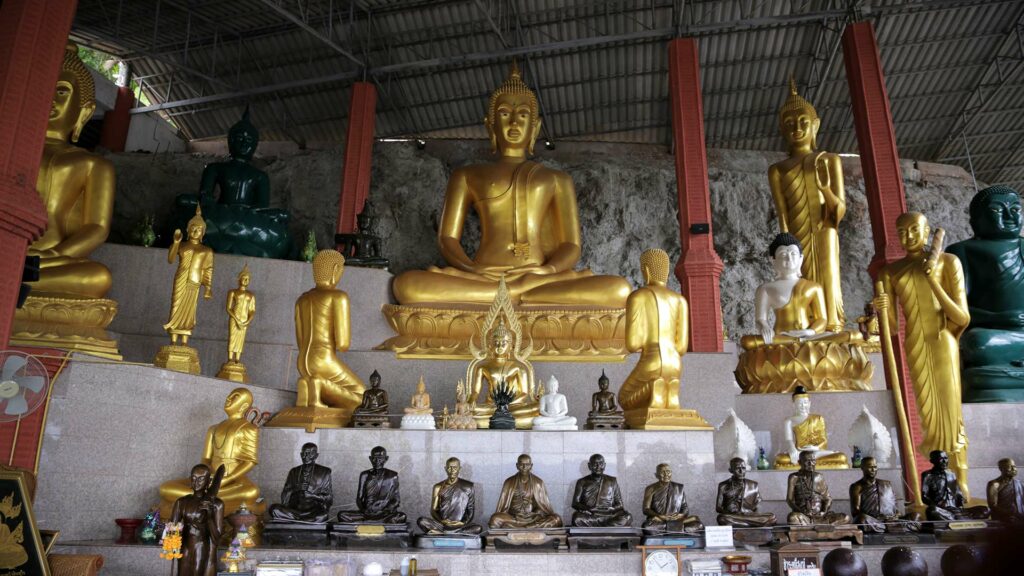 Golden Buddha statues in Wat Tham Phra, Mae Hong Son
