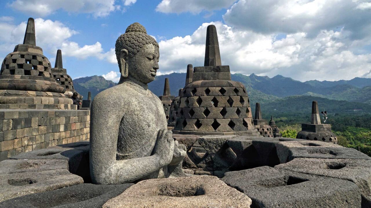 Buddha Statue im Tempel von Borobudur auf Java, Indonesien